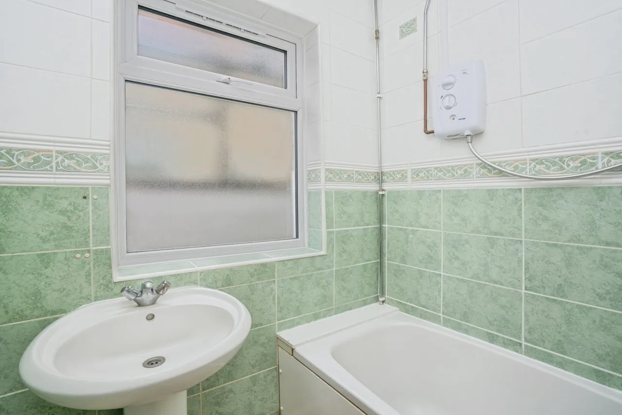 Agincourt Road, Portsmouth, PO2, photo 10