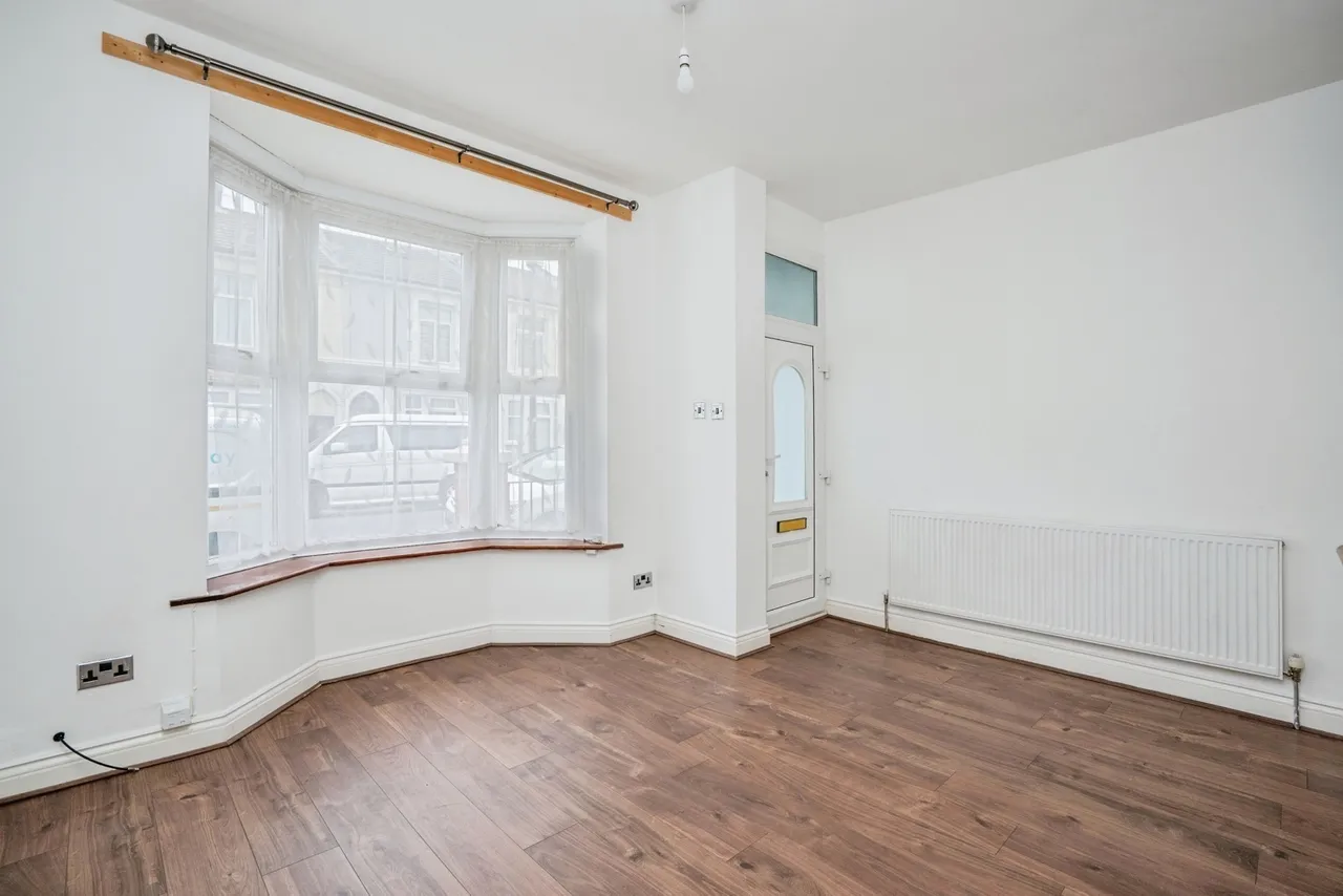 Agincourt Road, Portsmouth, PO2, photo 3