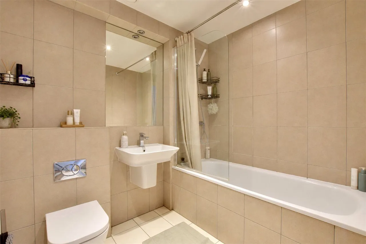 Larkwood Avenue, Greenwich, SE10, photo 8