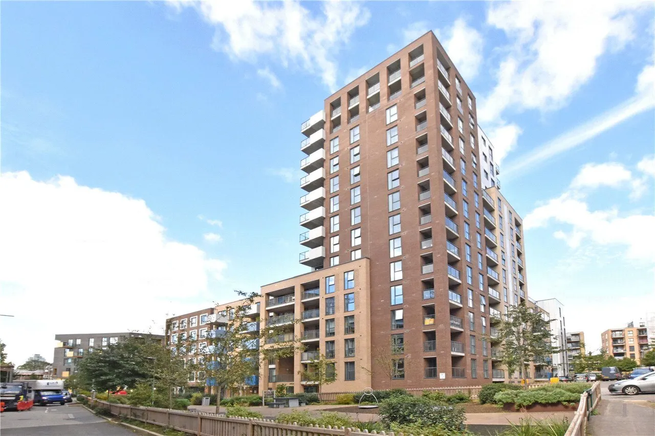 2 bed flat for sale, Larkwood Avenue, Greenwich, SE10