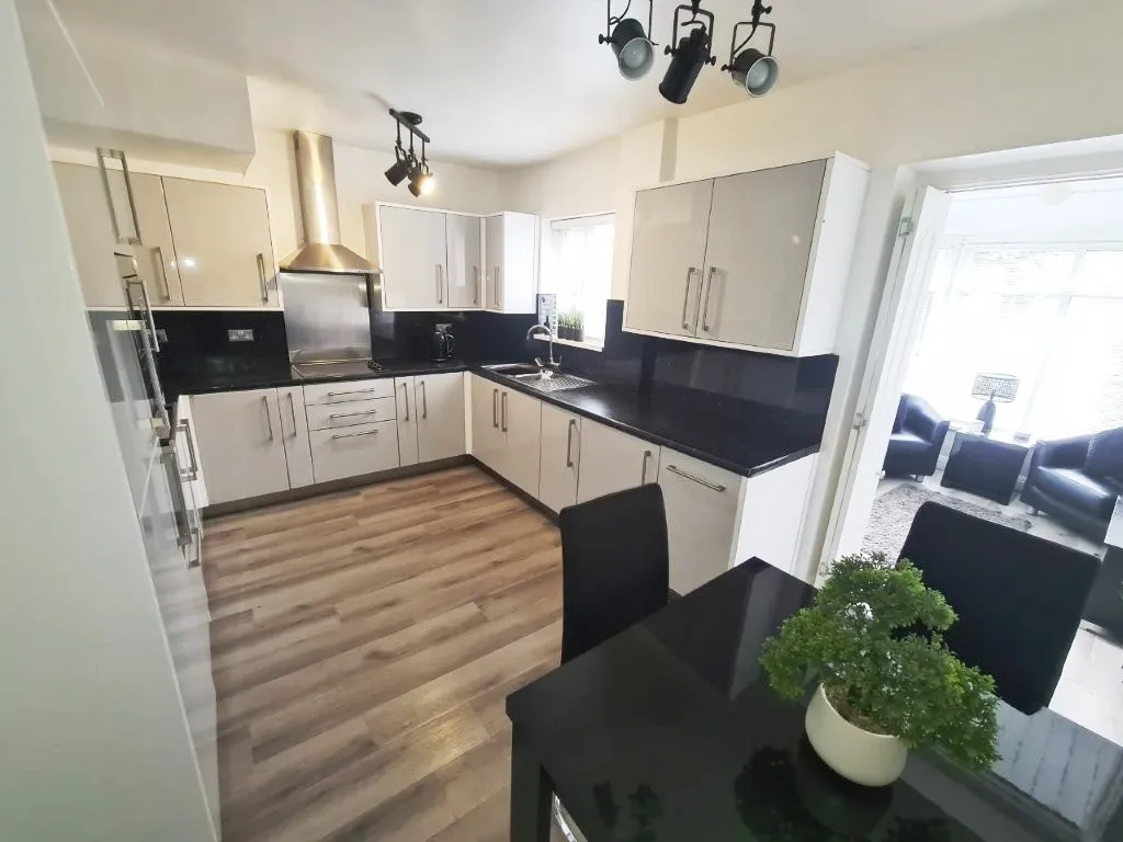 Thankerton Avenue, Audenshaw, M34, photo 2