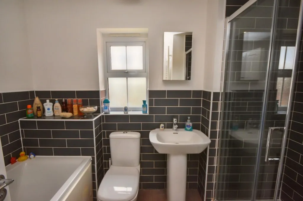 Harrison Road, Harlestone, photo 15