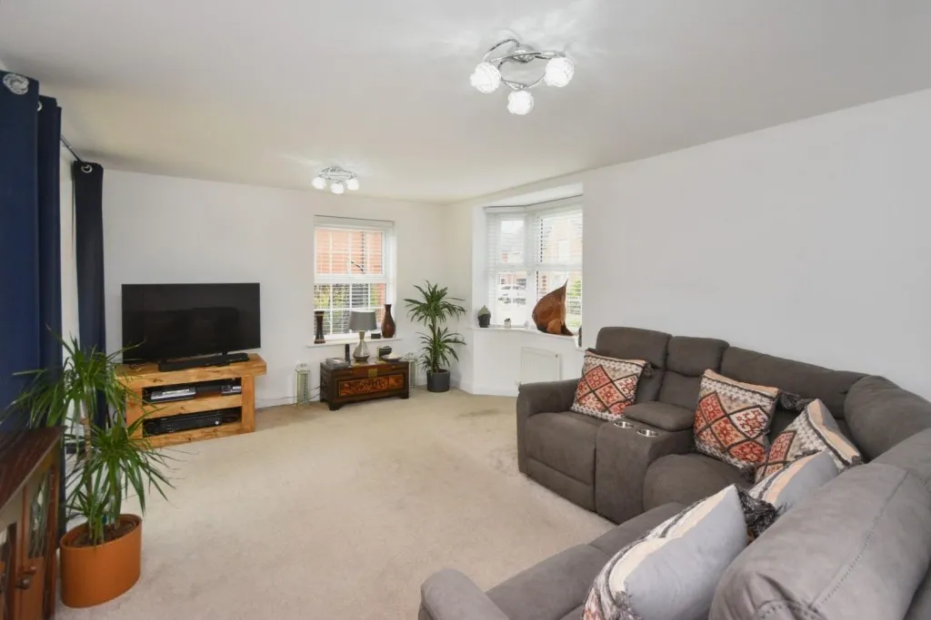 Harrison Road, Harlestone, photo 2