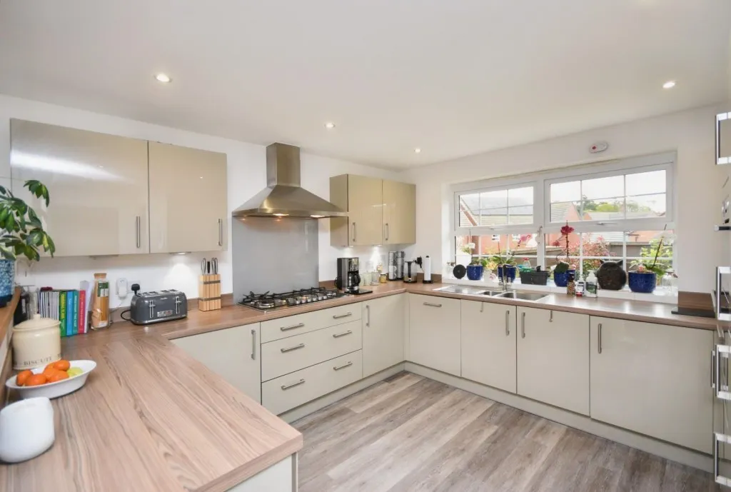 Harrison Road, Harlestone, photo 3