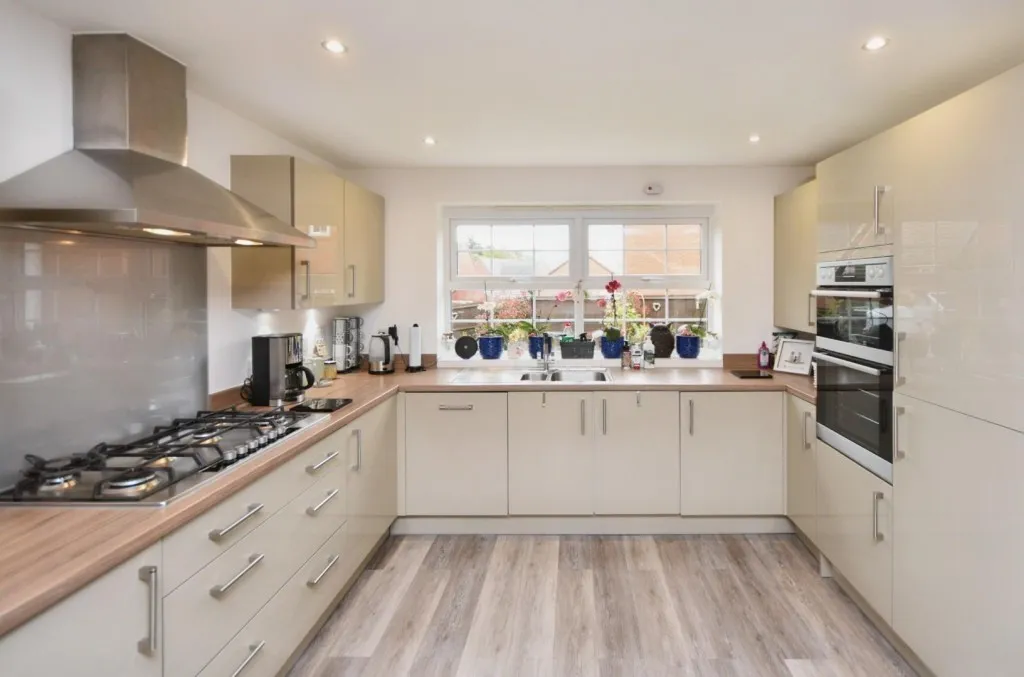 Harrison Road, Harlestone, photo 6