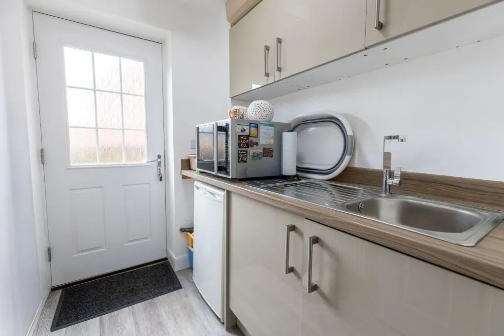 Harrison Road, Harlestone, photo 8