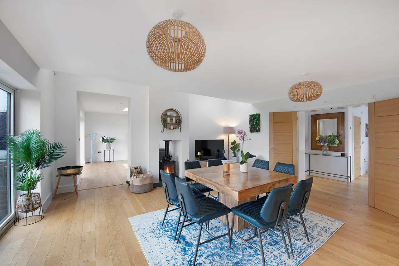 High Street, Sutton, SG19, photo 6
