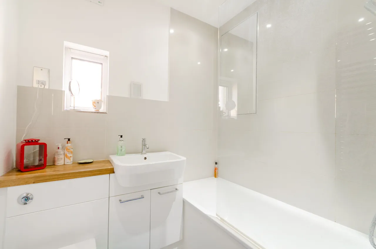 Surbiton, KT6, photo 7
