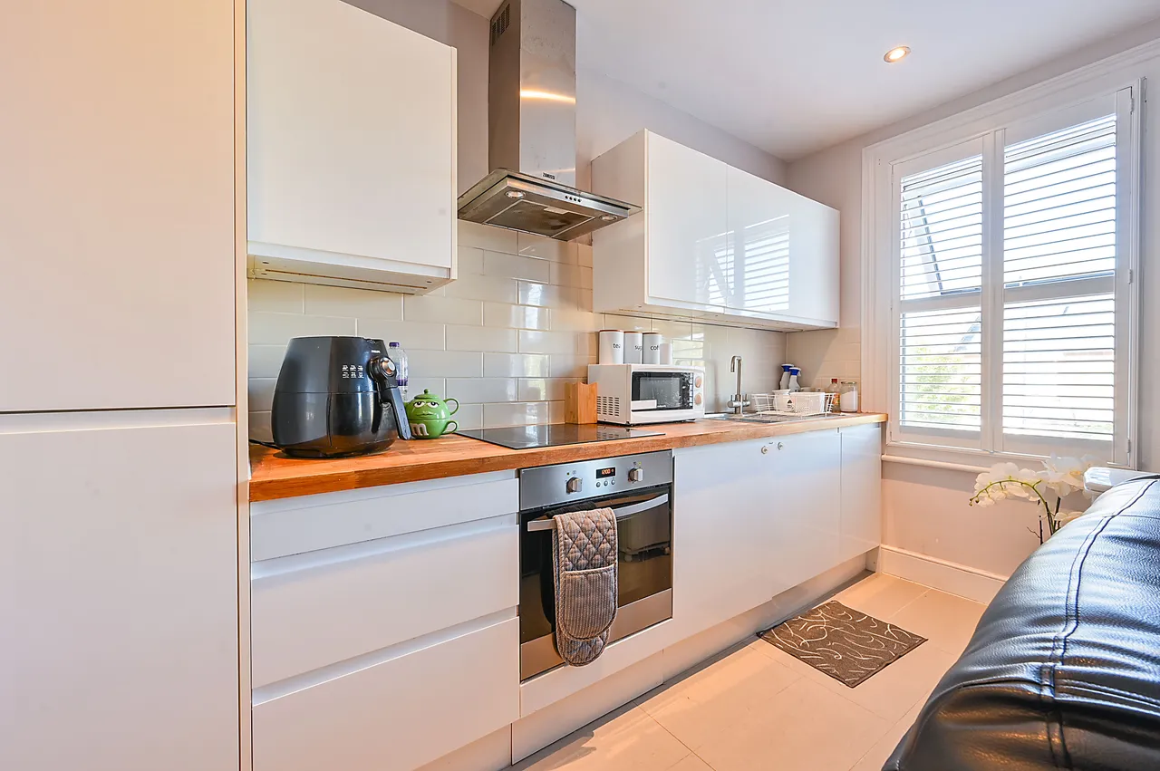 Surbiton, KT6, photo 3