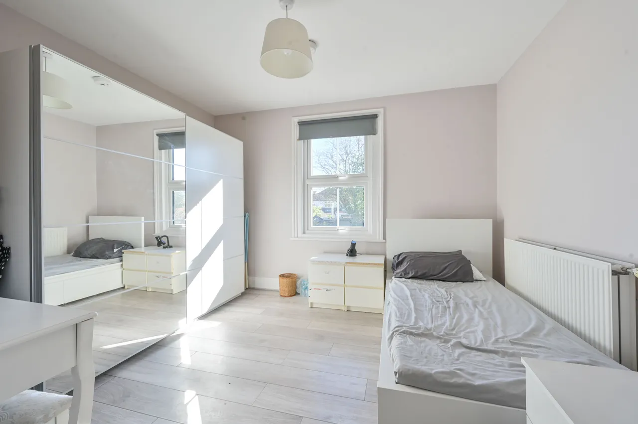 Surbiton, KT6, photo 4