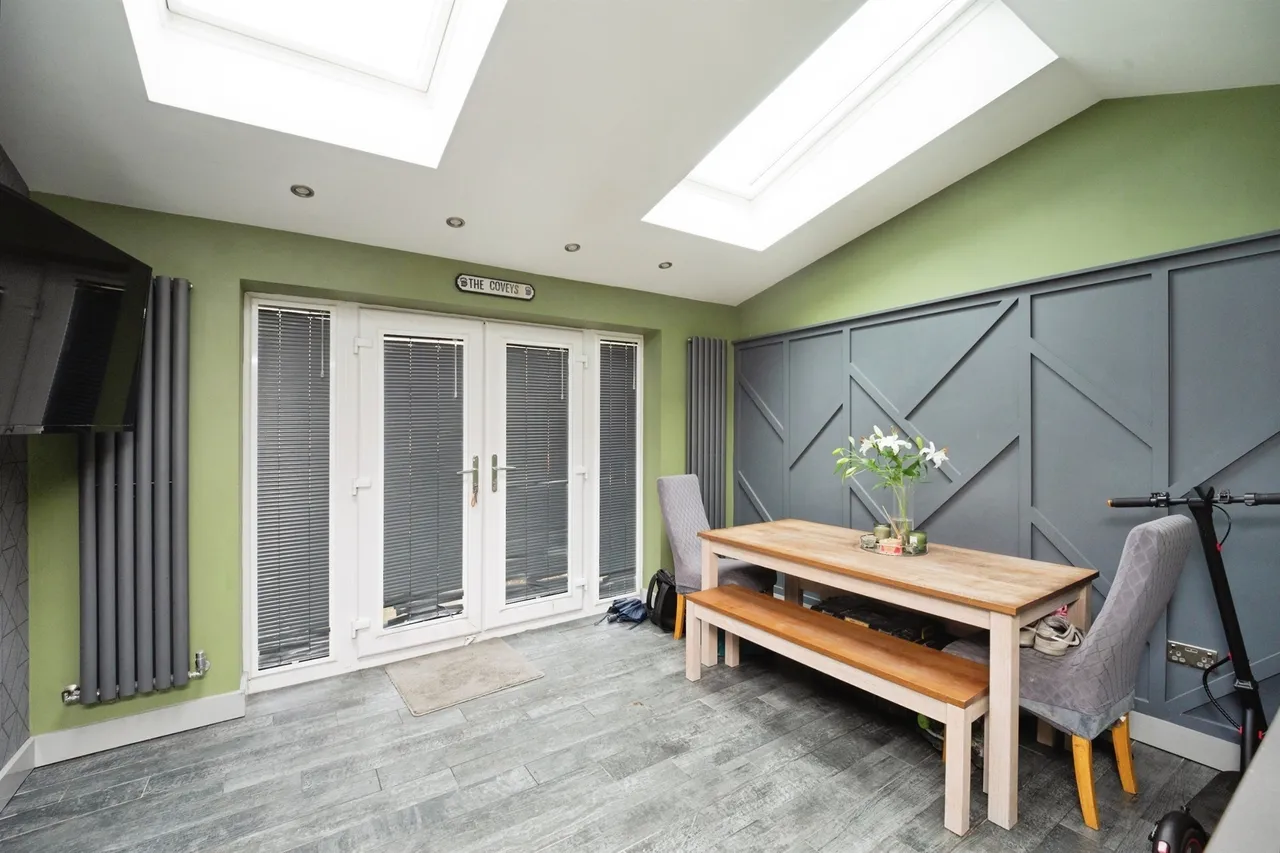 St. James Crescent, Pudsey, LS28, photo 5