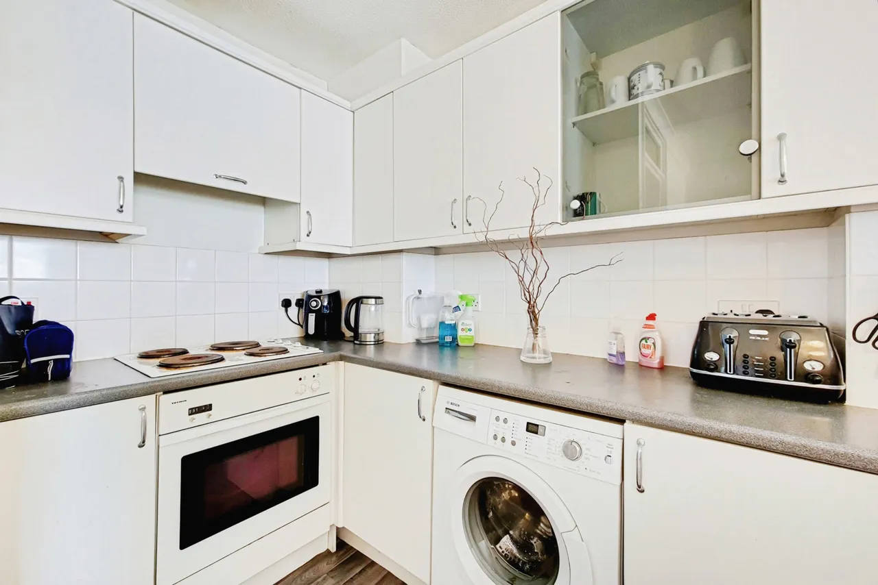 Amsterdam Road, London, E14, photo 4