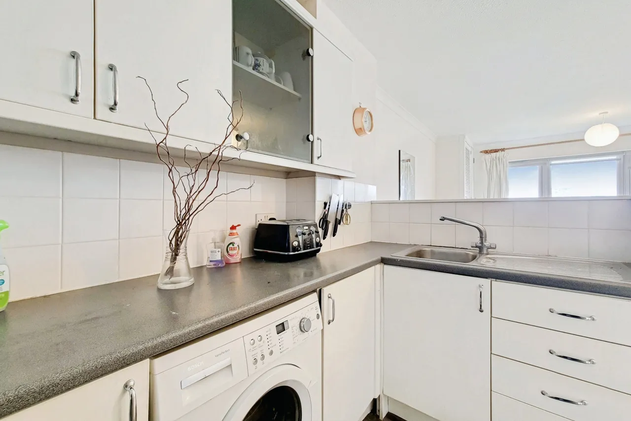Amsterdam Road, London, E14, photo 8