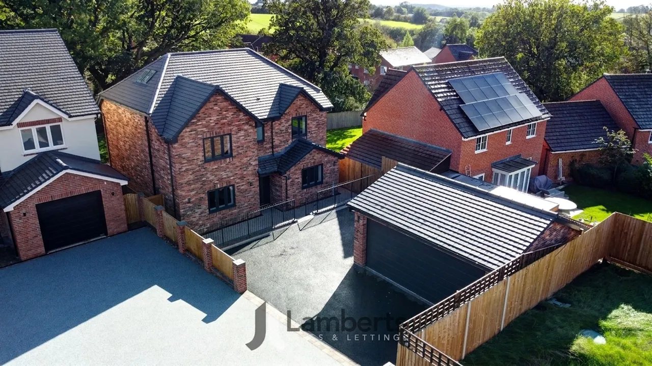 Pumphouse Lane, Redditch, photo 41