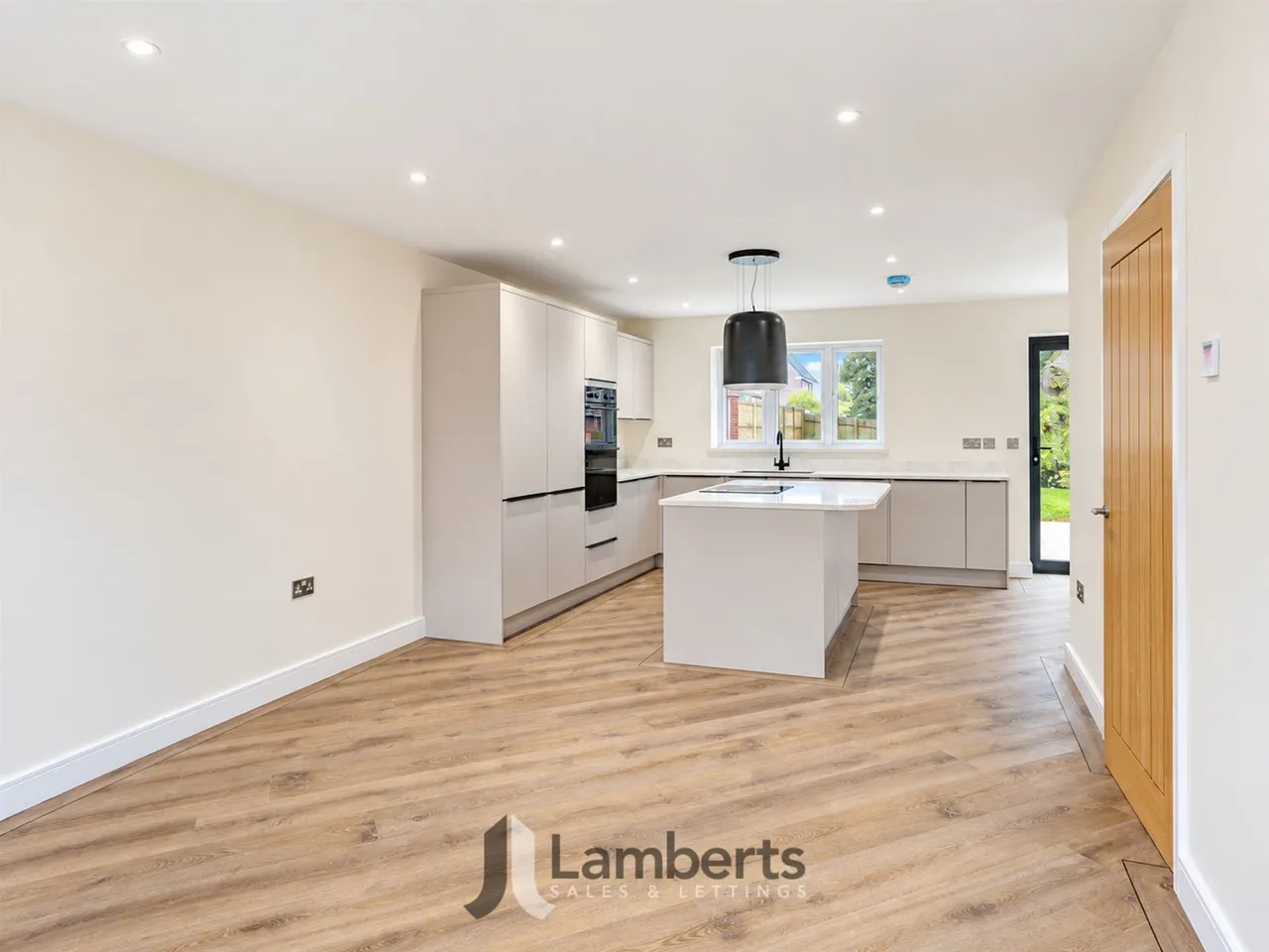Pumphouse Lane, Redditch, photo 2