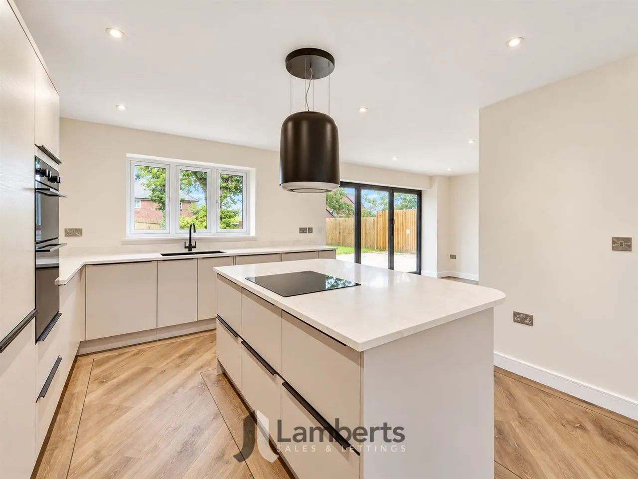 Pumphouse Lane, Redditch, photo 4