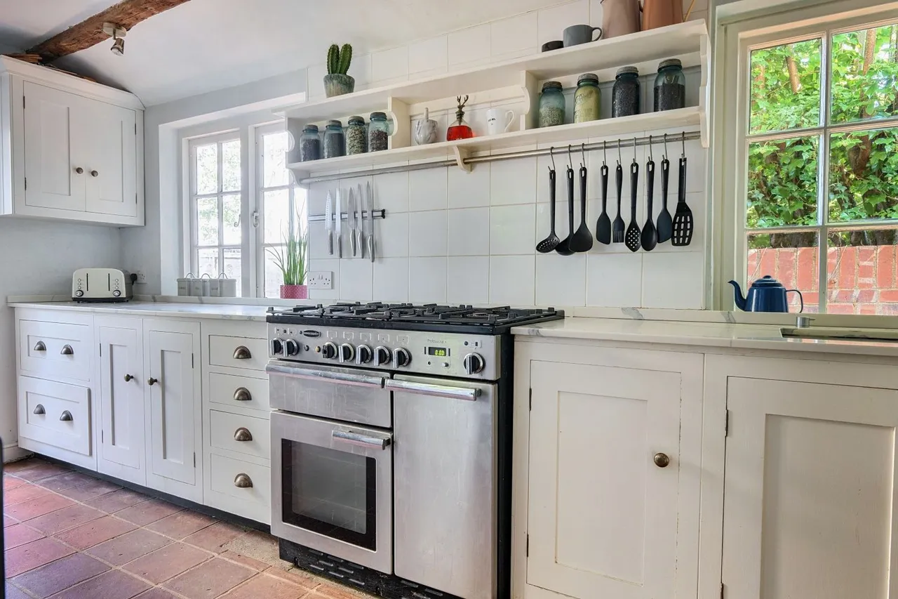 Petworth Road, Witley, GU8, photo 8