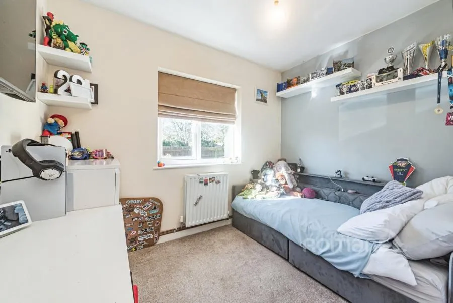 Mapledurham Drive, Purley on Thames, RG8, photo 6