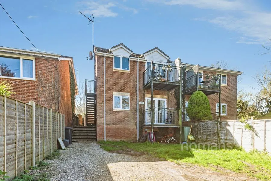 Mapledurham Drive, Purley on Thames, RG8, photo 9