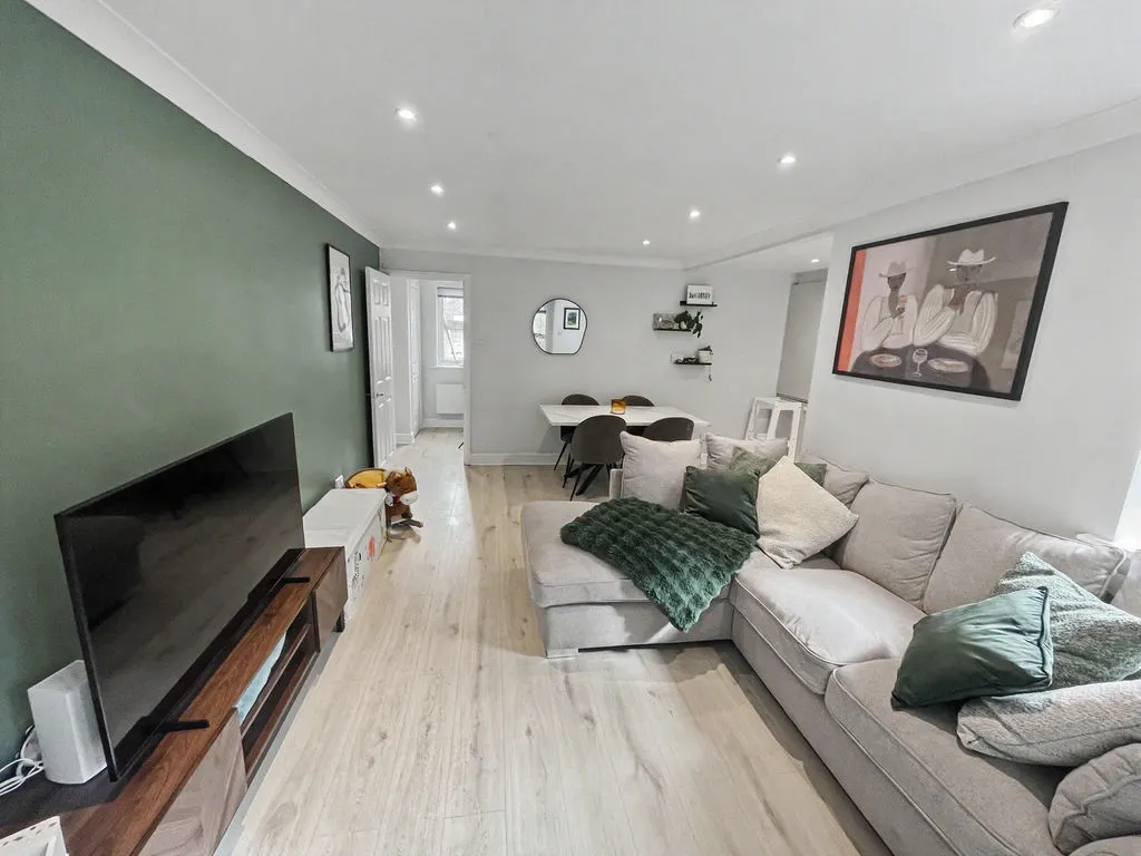Holly Place, High Wycombe, HP11, photo 3