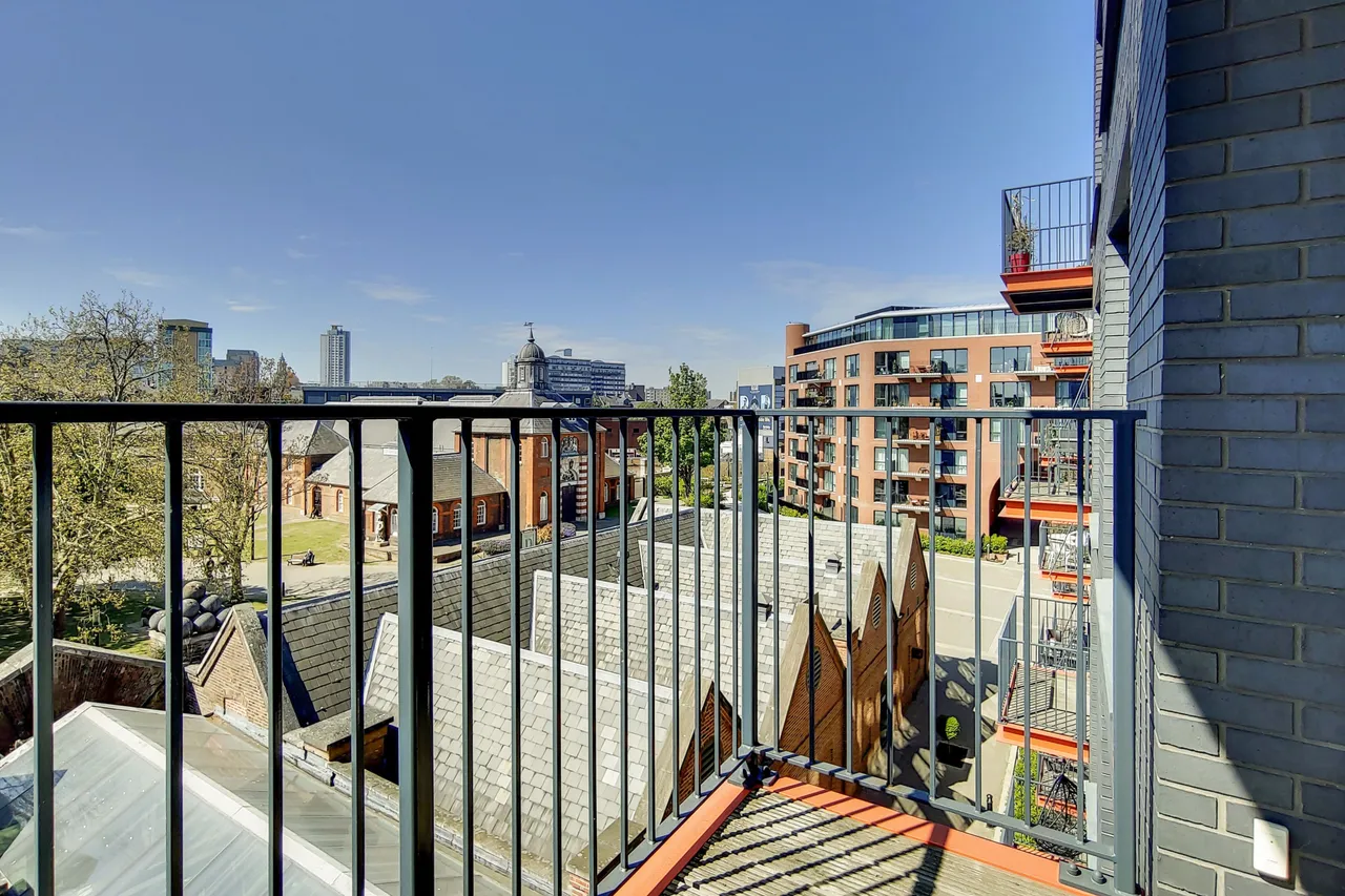253 Warehouse Court, Major Draper Street, London, photo 4