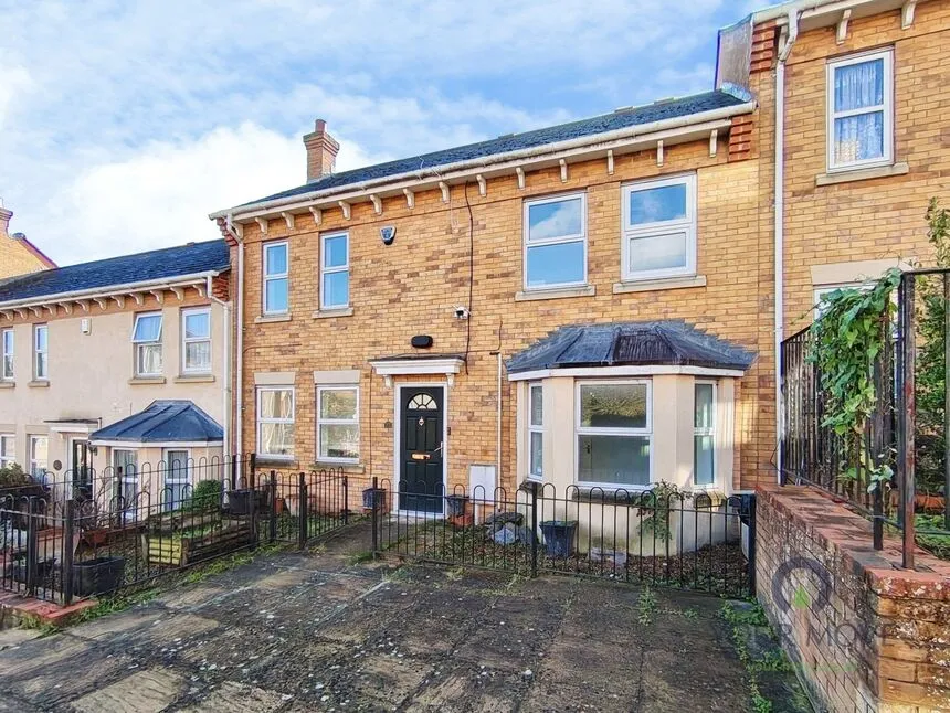 3 bed house for sale, Steven Close, Chatham, ME4
