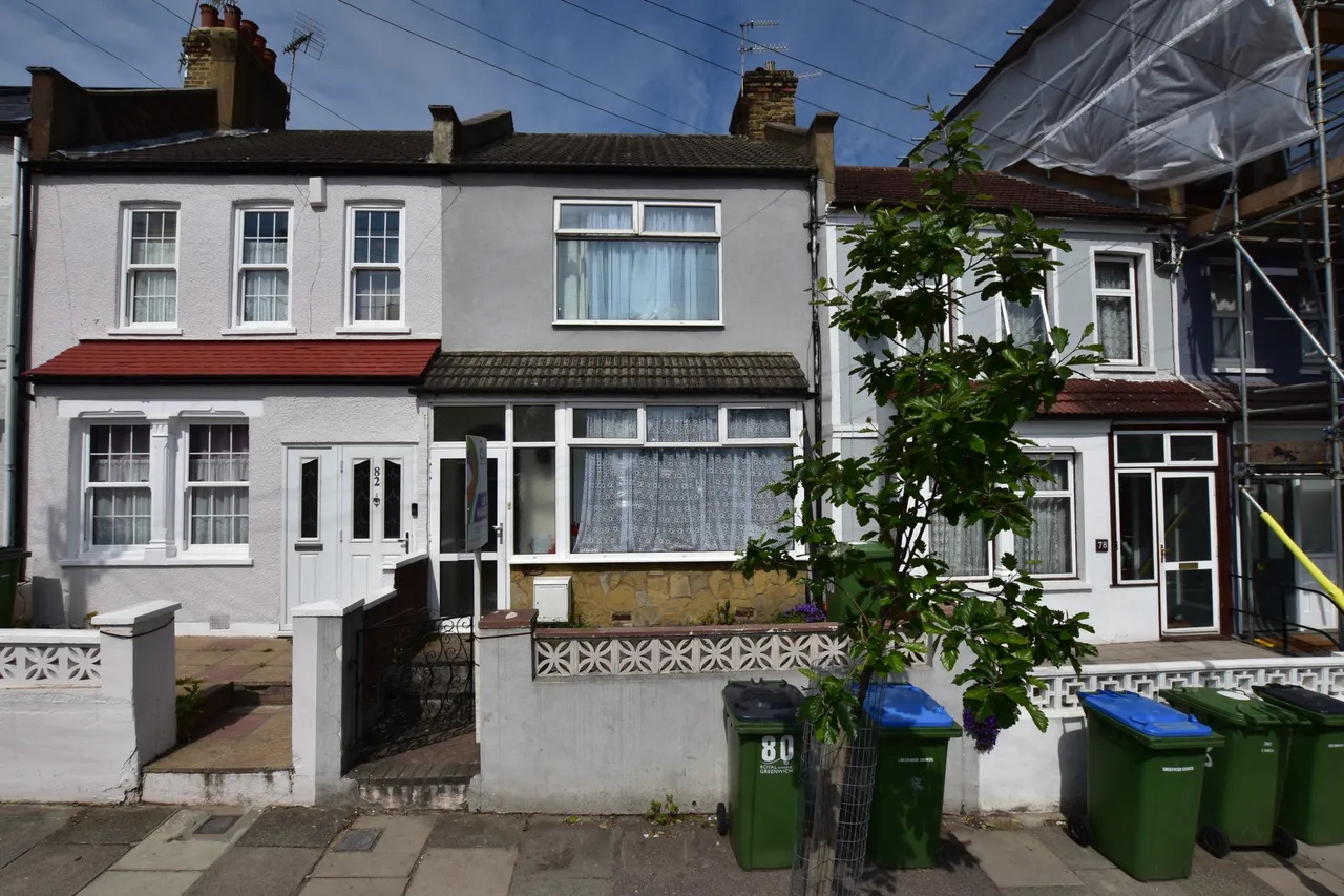 3 bed house for sale — Garland Road, Plumstead, SE18 2PN