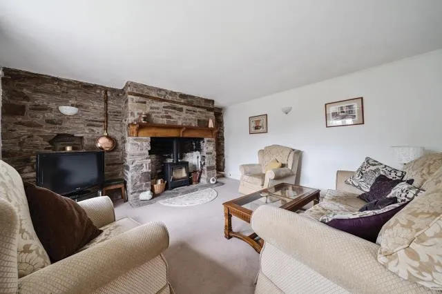 Wayside, Llowes, HR3, photo 2