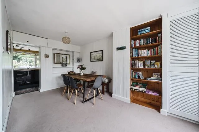 Wayside, Llowes, HR3, photo 6