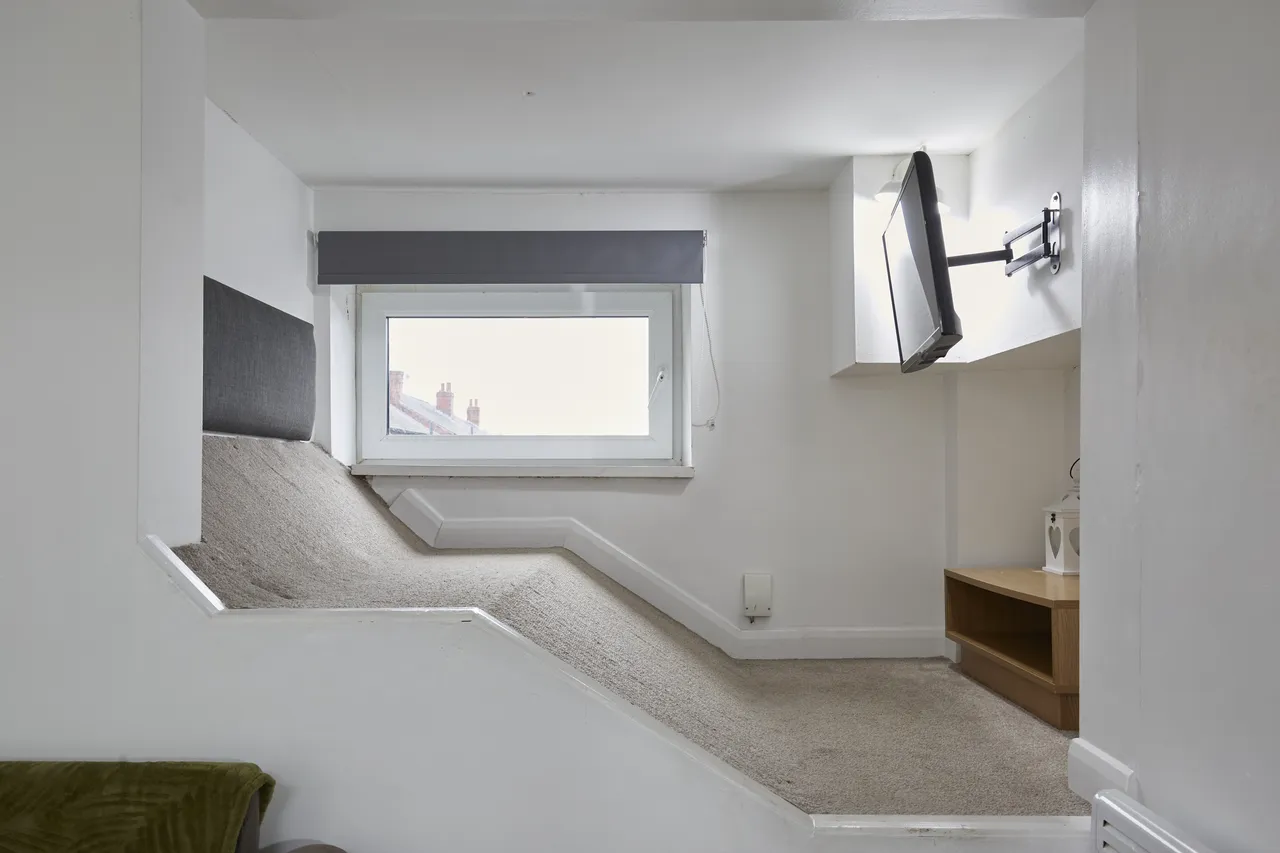 Wakefield Road, Huddersfield, HD5, photo 8
