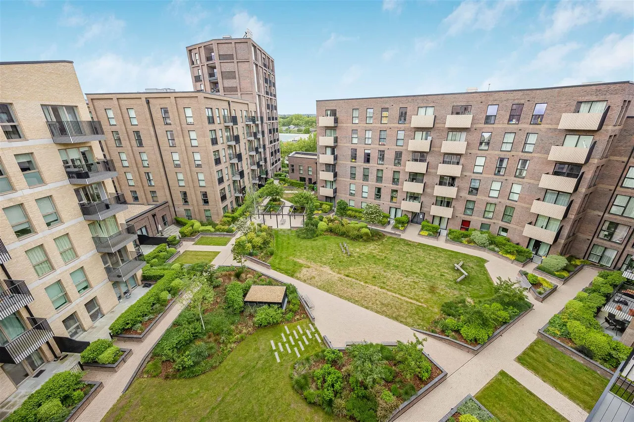 1 bed flat for sale, Carraway Street, Reading, RG1
