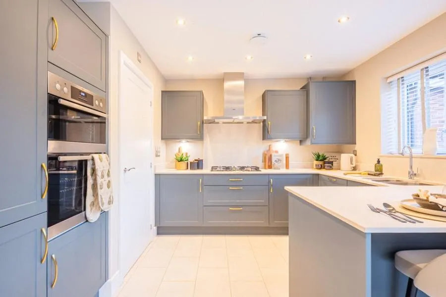 5 bed house for sale, Elmwood Crescent, Hazlemere, HP15