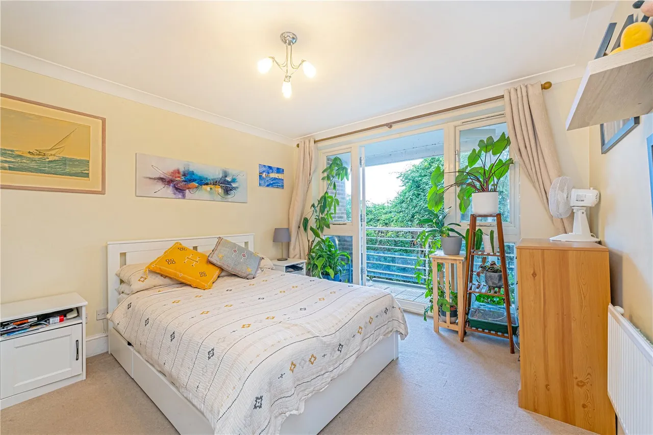 Thames Close, Hampton, TW12 2ET, photo 6