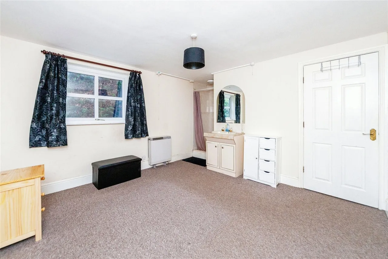 Chester Road, Lavister, LL12, photo 12