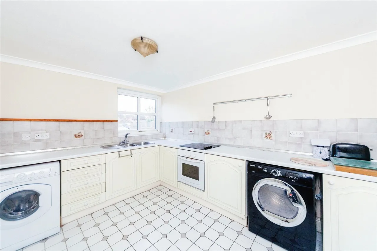 Chester Road, Lavister, LL12, photo 5