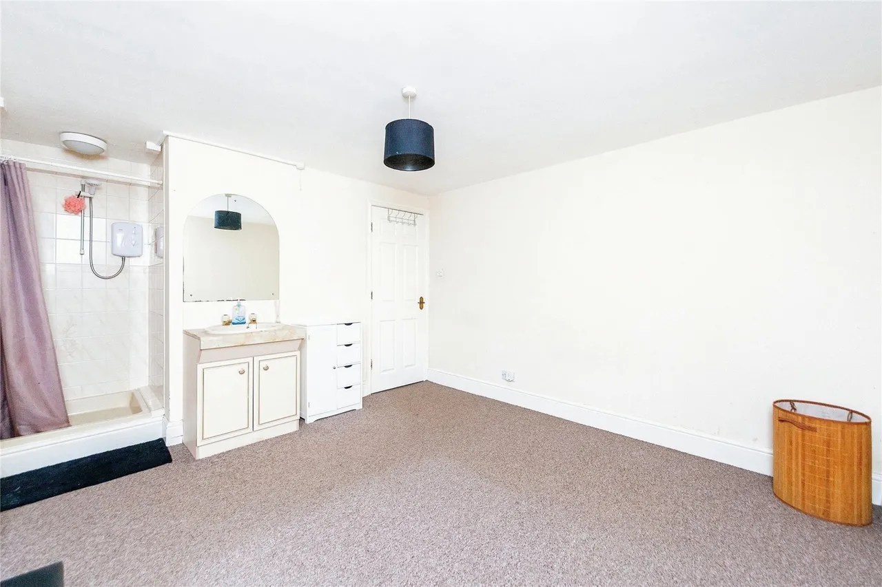Chester Road, Lavister, LL12, photo 11