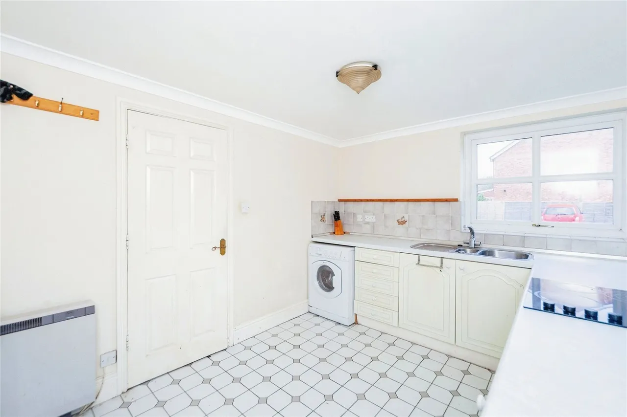 Chester Road, Lavister, LL12, photo 7