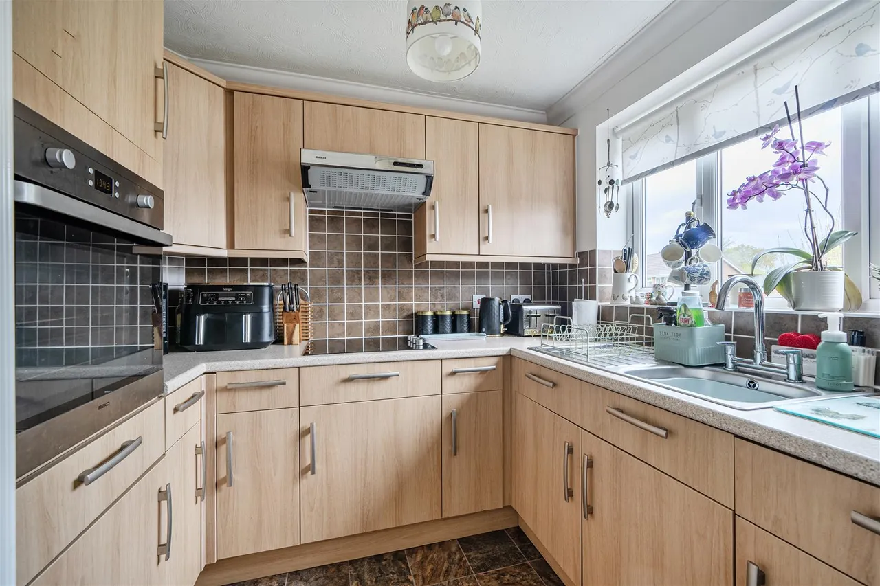 Cornyx Lane, Solihull, B91, photo 5