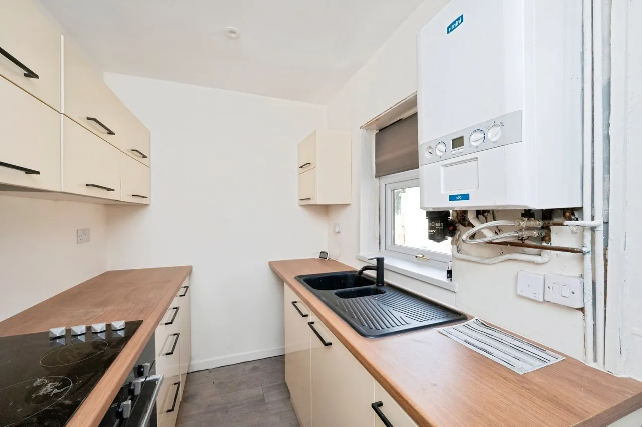 Fishers Street, Kirkby-in-Ashfield, Nottingham, Nottinghamshire, NG17, photo 2