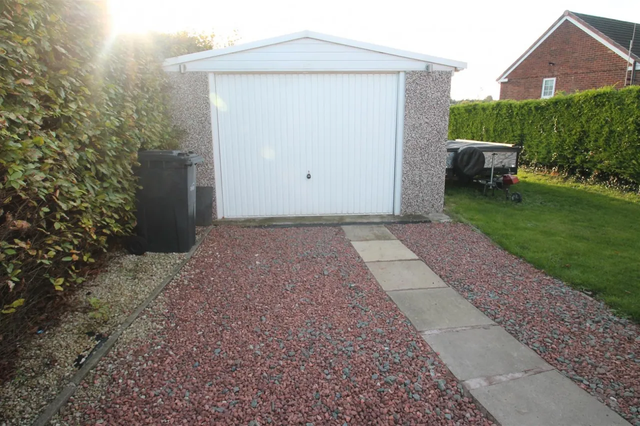 Lyndon Close, Halesowen, photo 13
