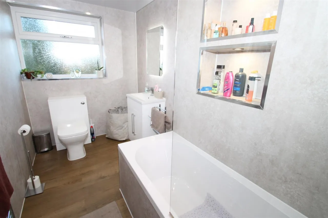 Lyndon Close, Halesowen, photo 5