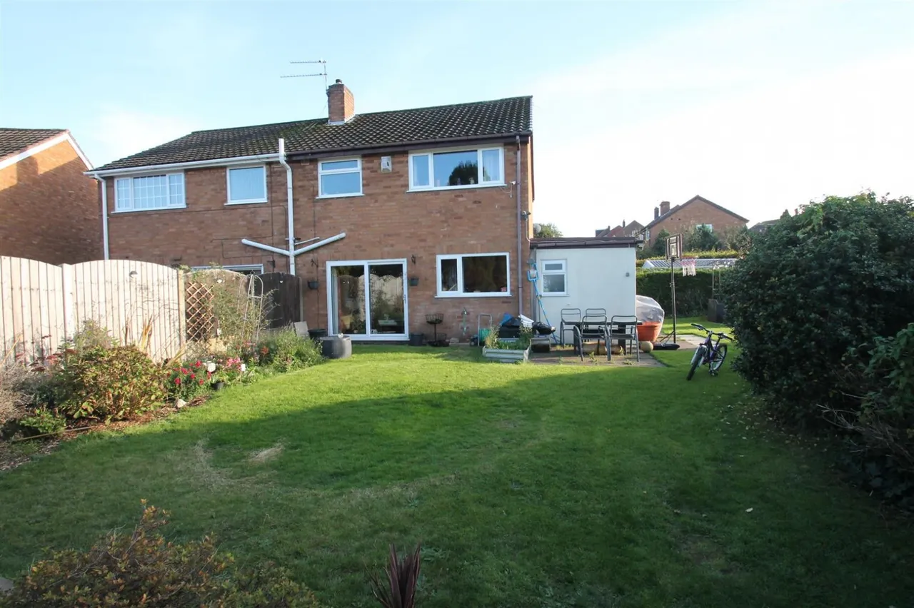 Lyndon Close, Halesowen, photo 7