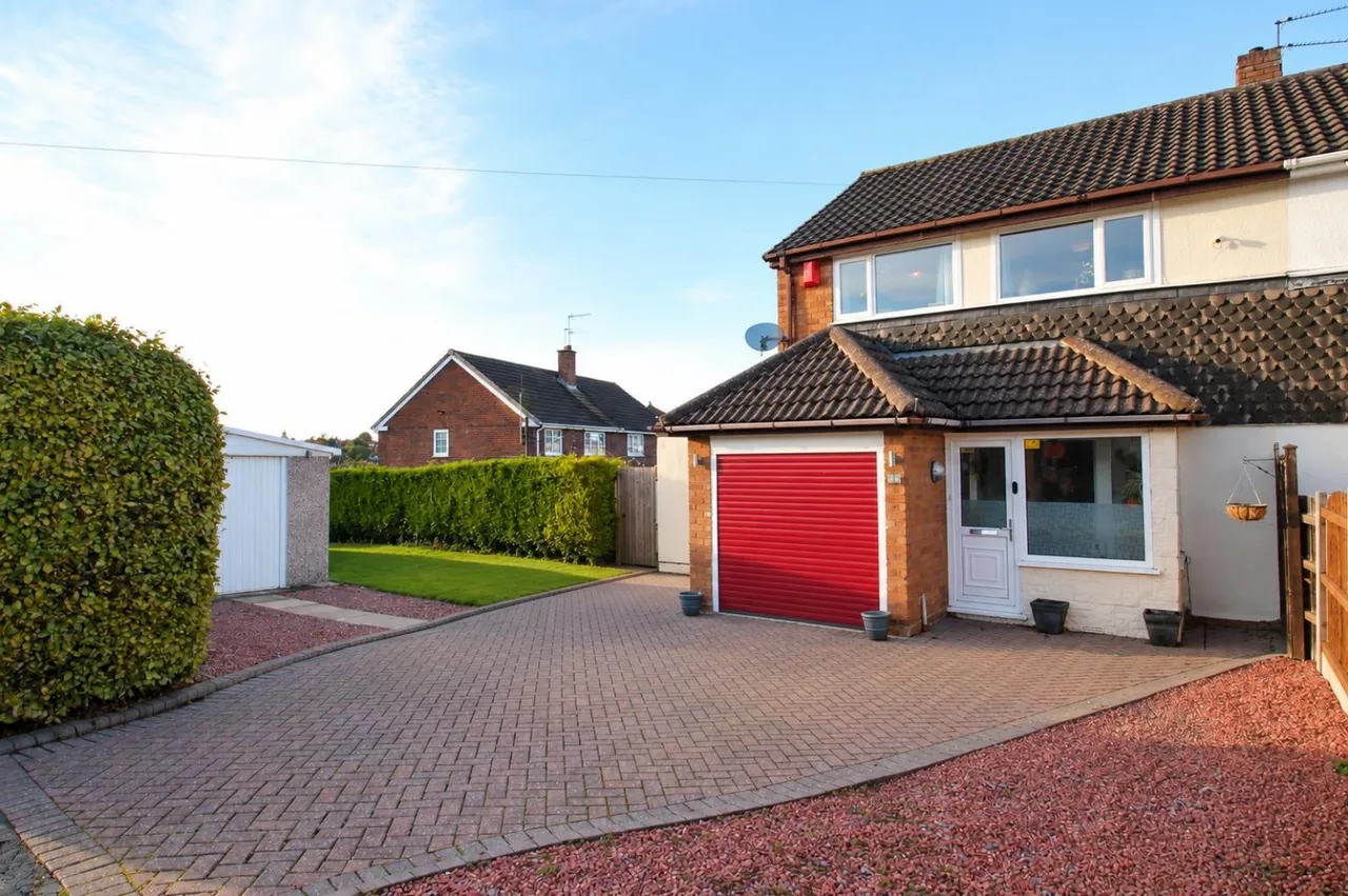 3 bed property for sale, Lyndon Close, Halesowen