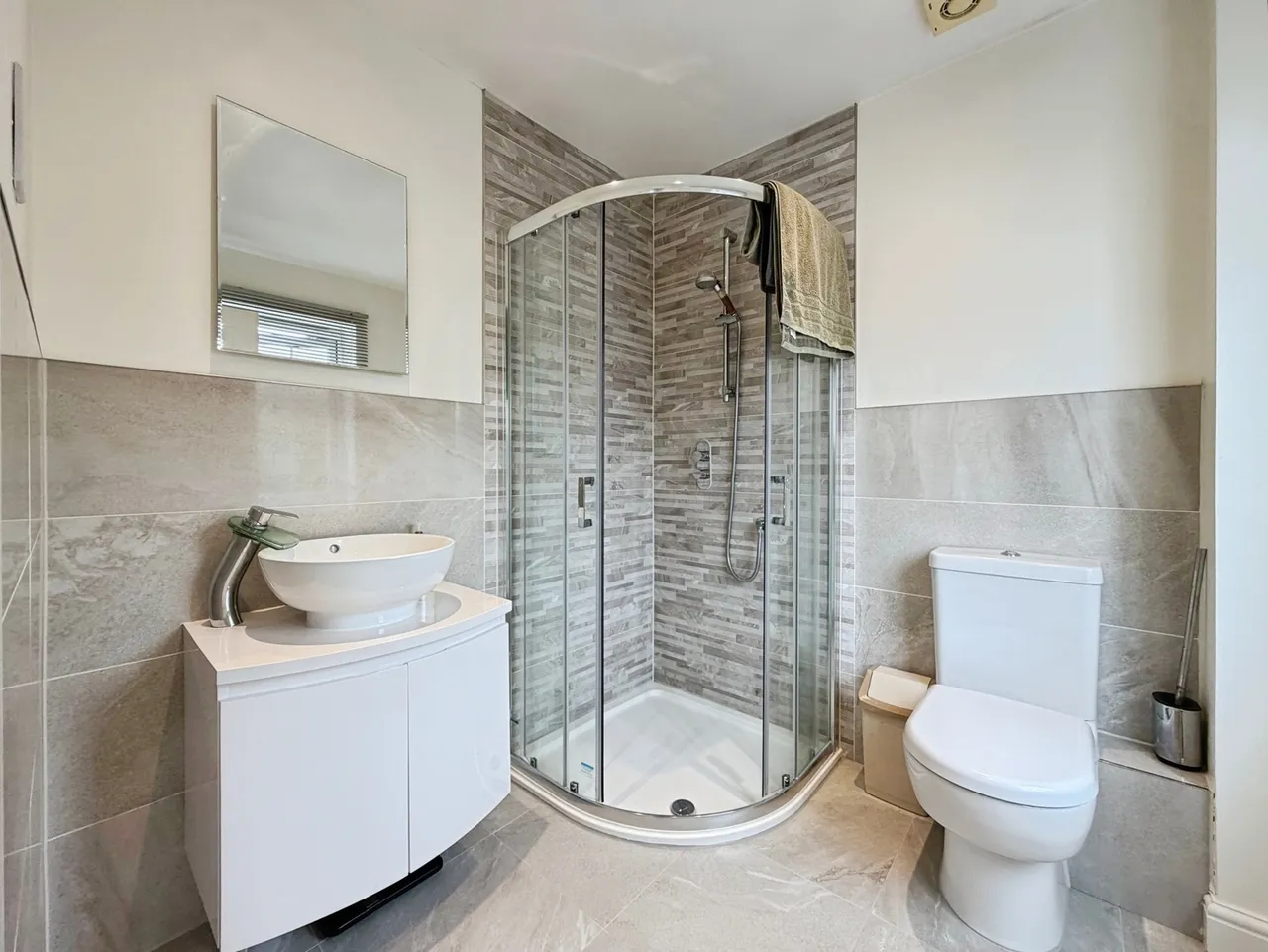 Fawn Drive, Aldershot, Hampshire, GU12 4FW, photo 13