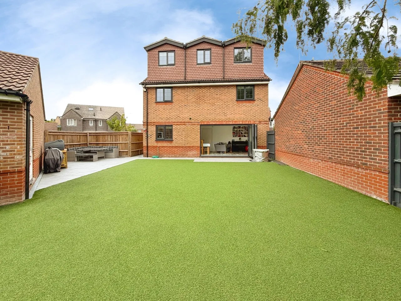 Fawn Drive, Aldershot, Hampshire, GU12 4FW, photo 18