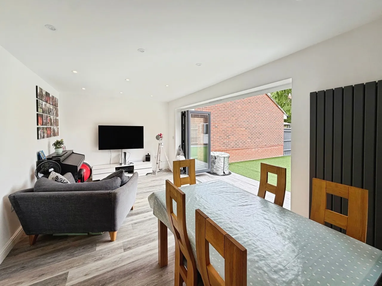 Fawn Drive, Aldershot, Hampshire, GU12 4FW, photo 3