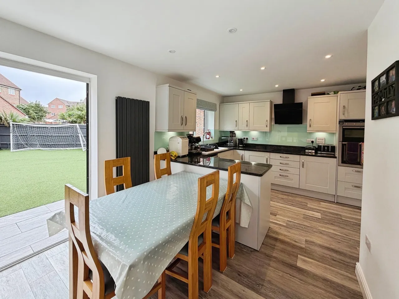 Fawn Drive, Aldershot, Hampshire, GU12 4FW, photo 9