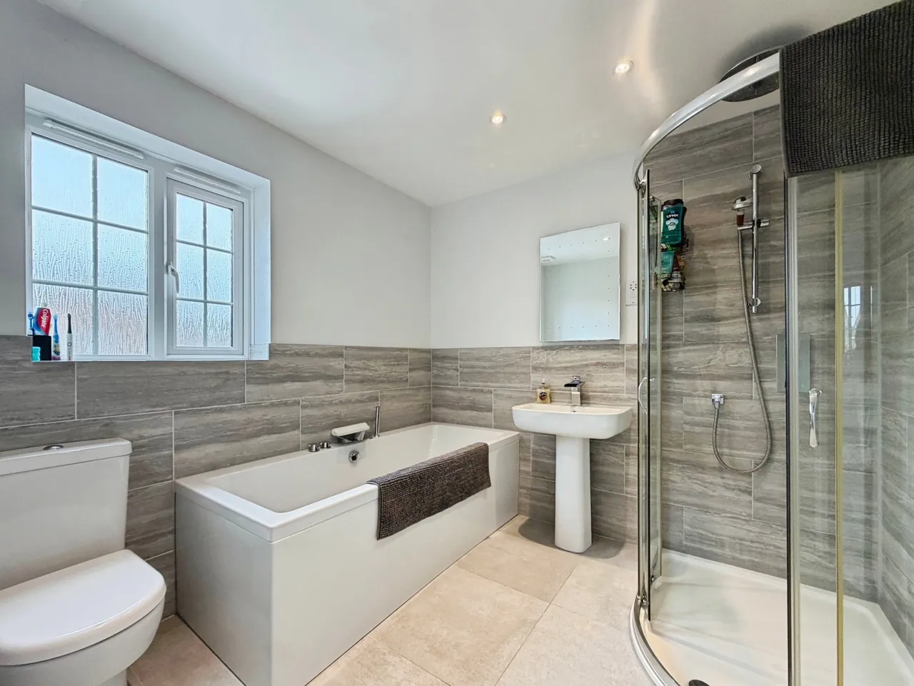 Fawn Drive, Aldershot, Hampshire, GU12 4FW, photo 5