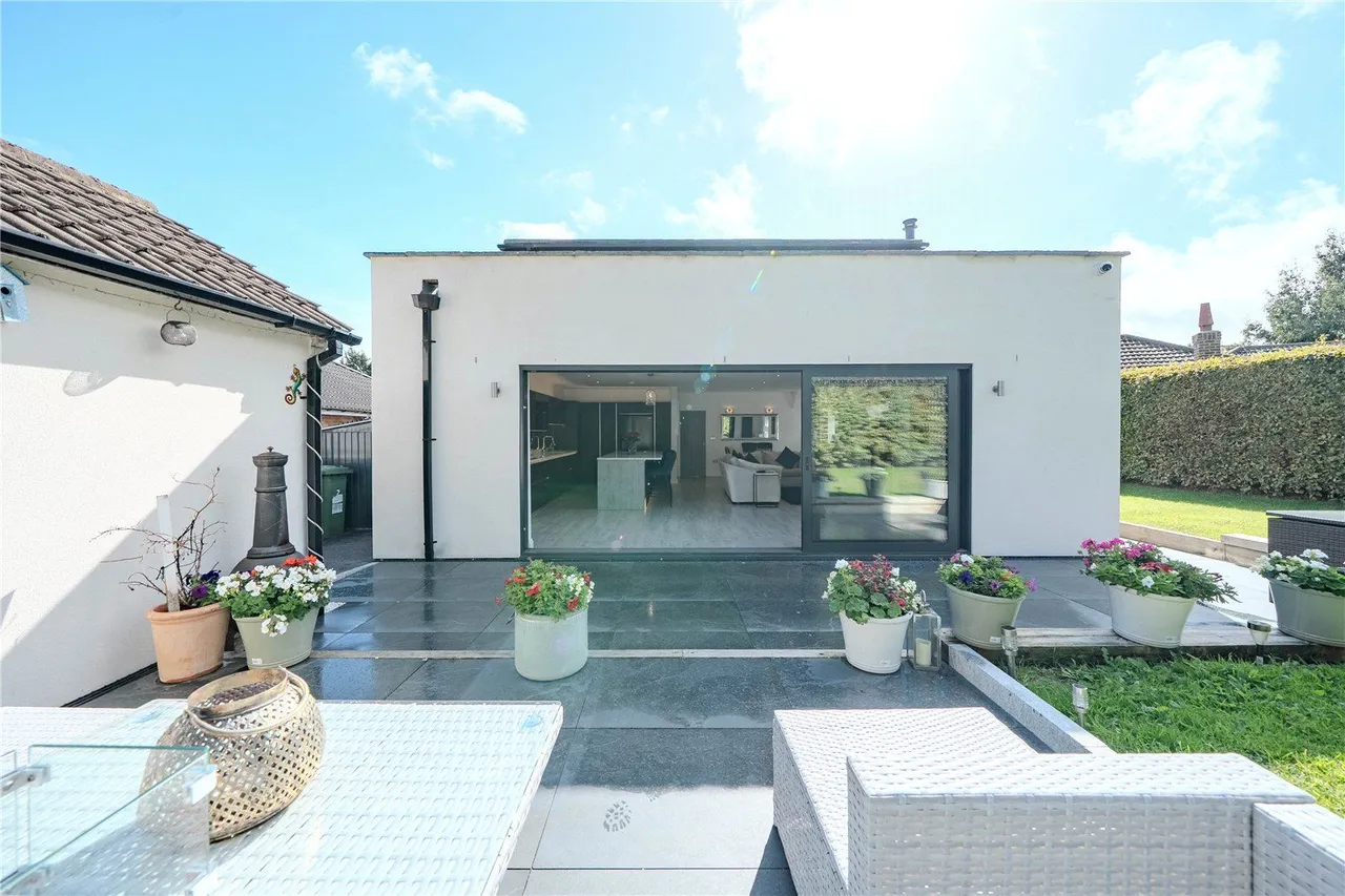 North Mead, Bramhope, LS16, photo 22