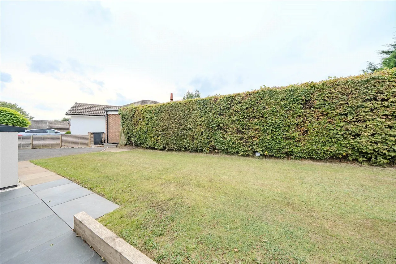 North Mead, Bramhope, LS16, photo 25
